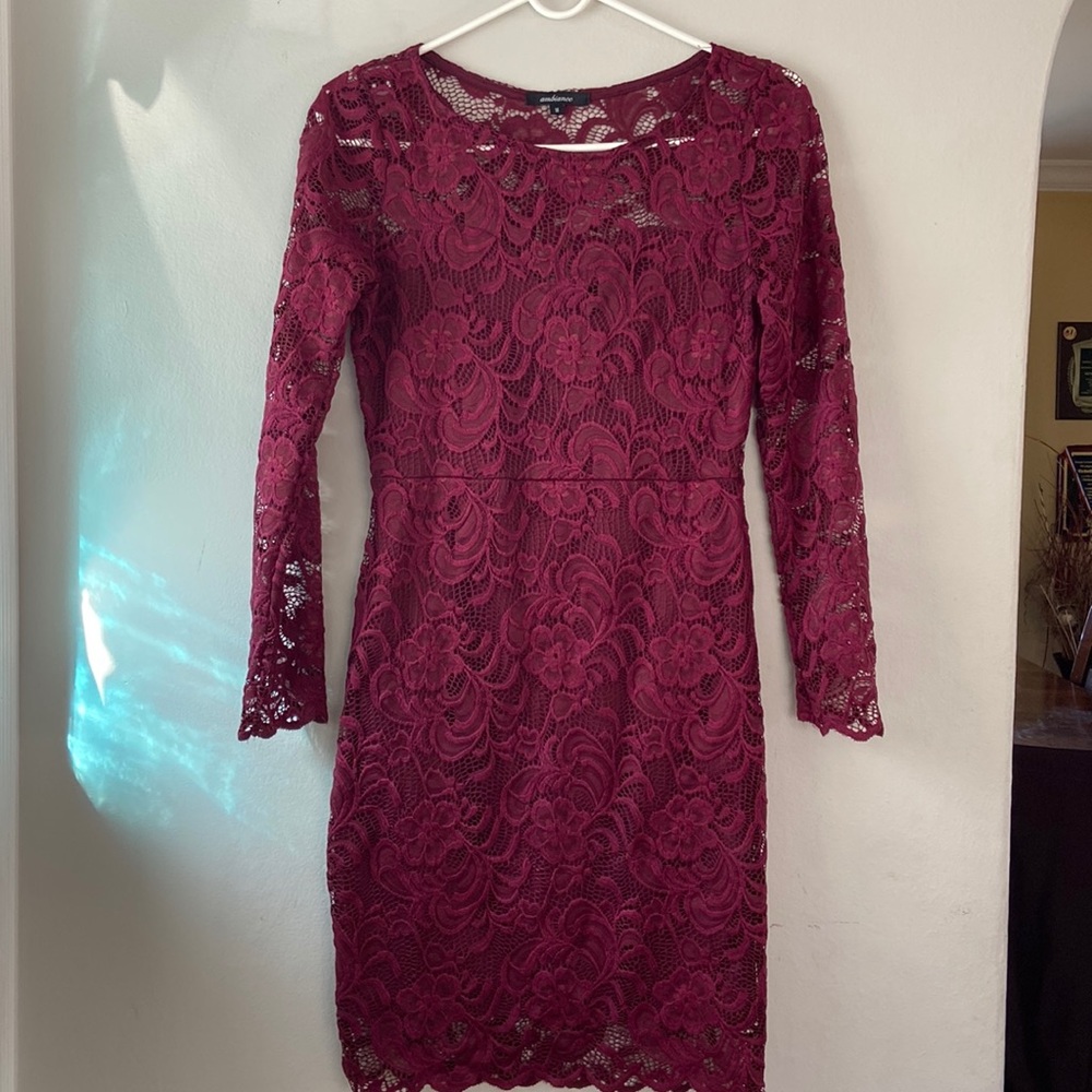 Gently Used Maroon Lace Body-con Dress!!